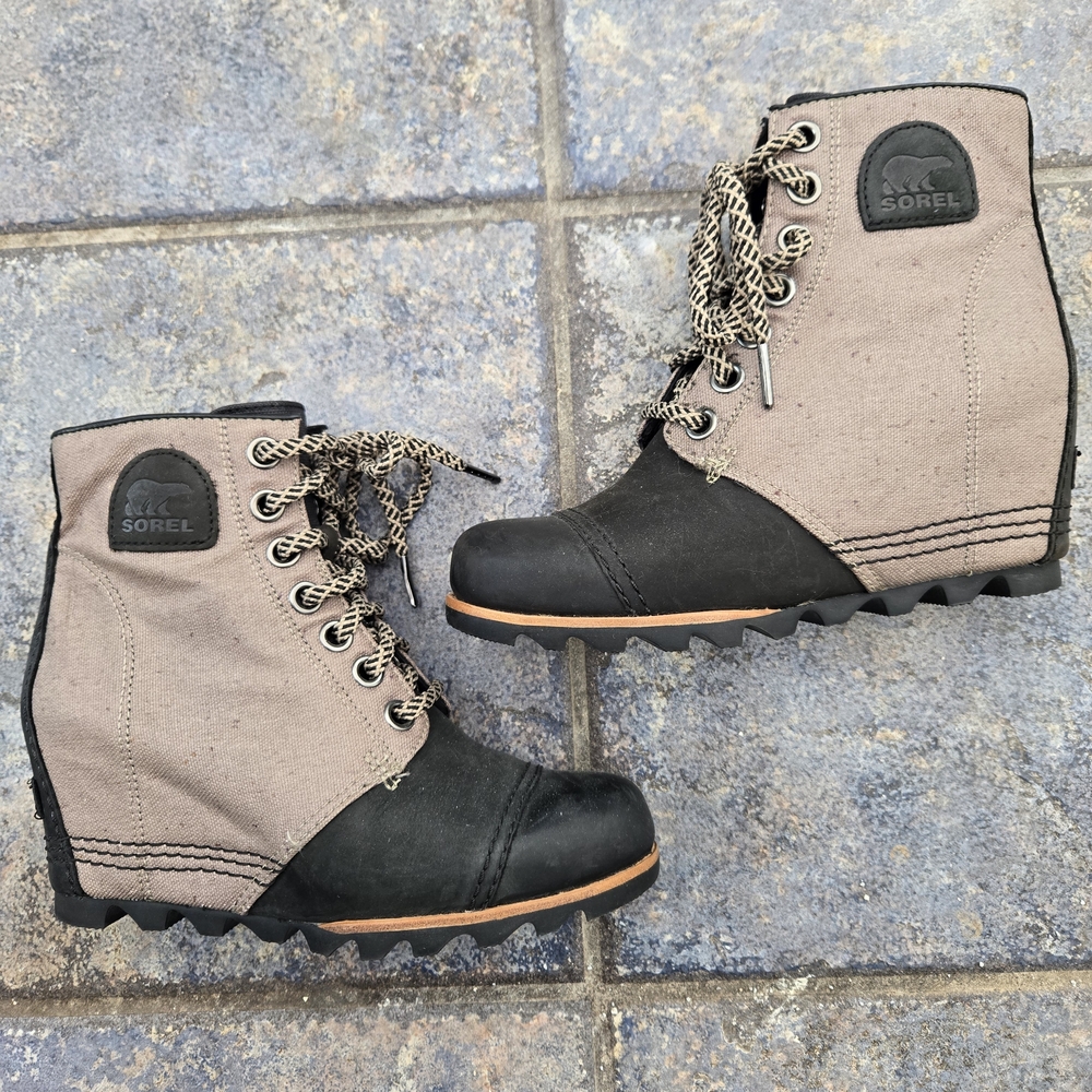 Sorel Women's PDX Wedge Waterproof Black and Tan Boots, Size 8